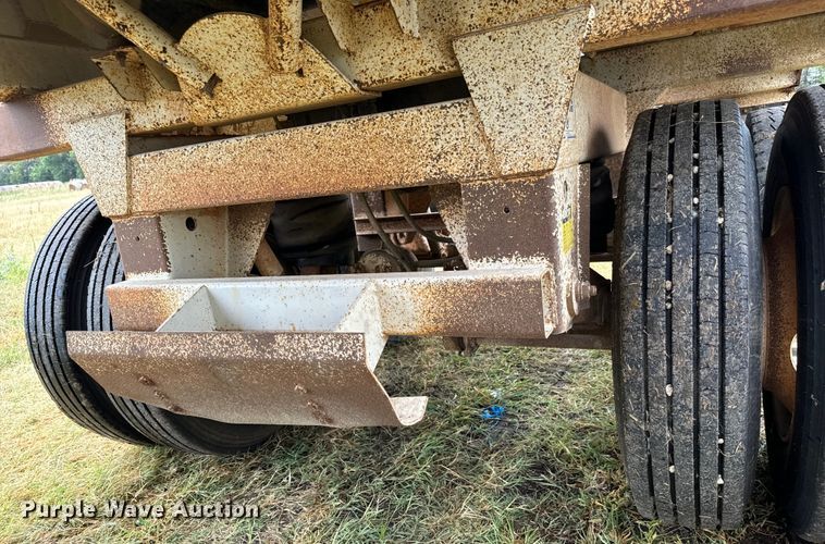 image for item LF9852 2013 Construction Trailers Specialist  BDT-40 bottom dump trailer