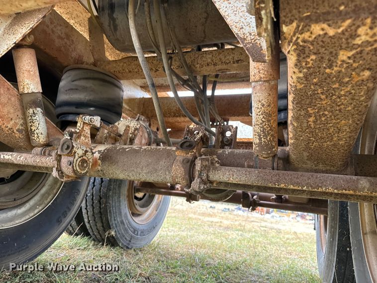 image for item LF9852 2013 Construction Trailers Specialist  BDT-40 bottom dump trailer