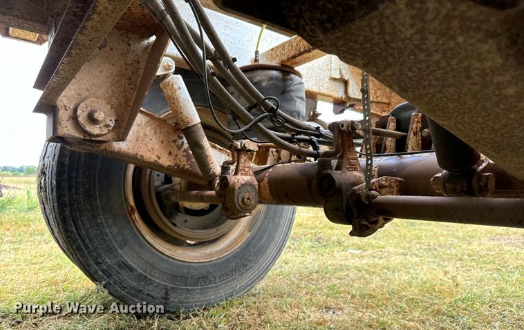 image for item LF9852 2013 Construction Trailers Specialist  BDT-40 bottom dump trailer