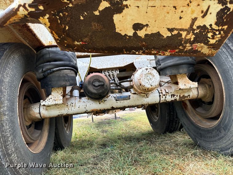 image for item LF9852 2013 Construction Trailers Specialist  BDT-40 bottom dump trailer