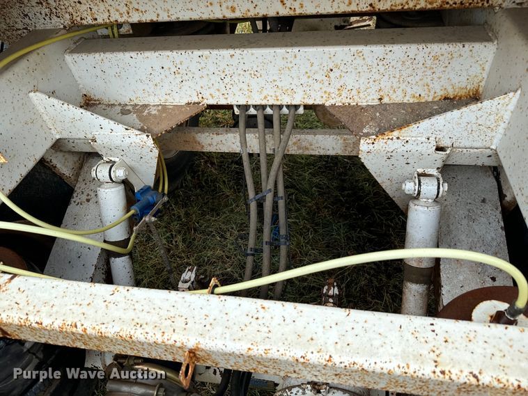 image for item LF9852 2013 Construction Trailers Specialist  BDT-40 bottom dump trailer