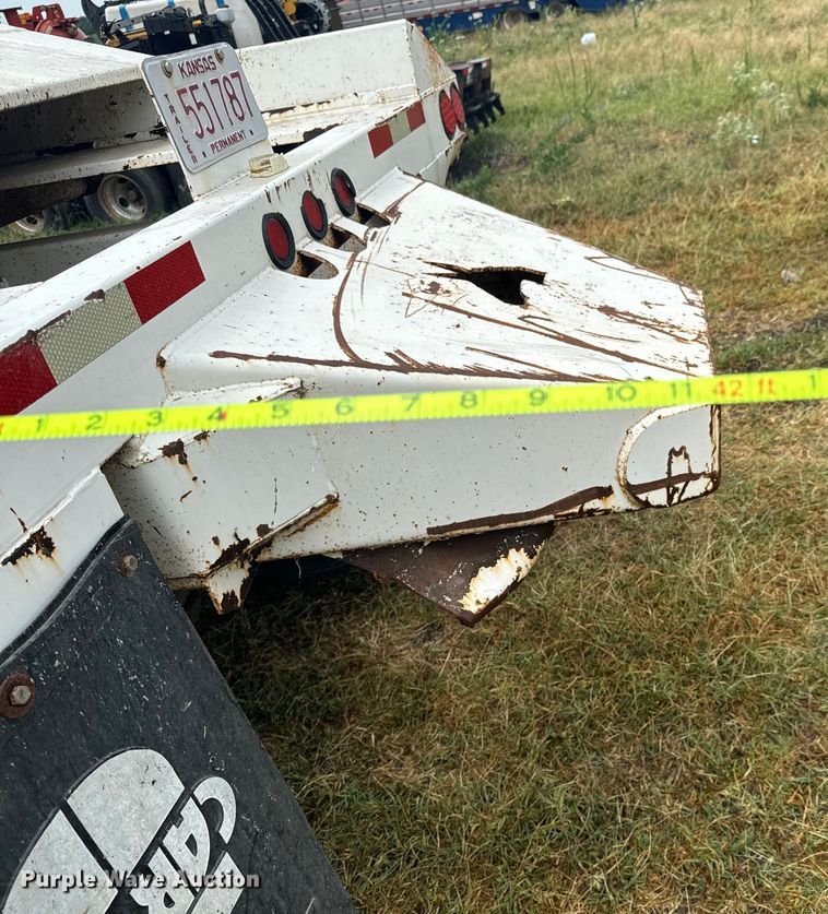 image for item LF9852 2013 Construction Trailers Specialist  BDT-40 bottom dump trailer