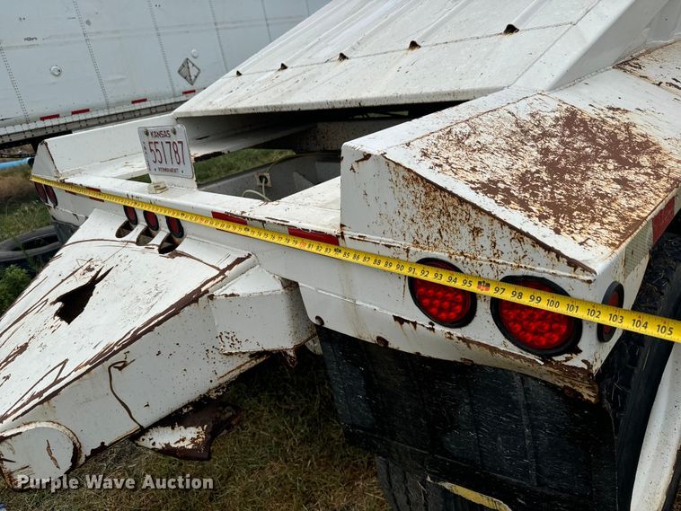 image for item LF9852 2013 Construction Trailers Specialist  BDT-40 bottom dump trailer