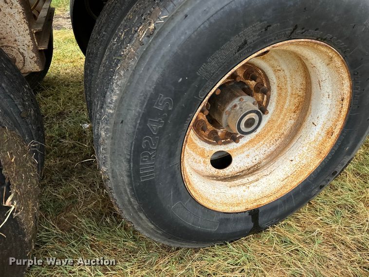 image for item LF9852 2013 Construction Trailers Specialist  BDT-40 bottom dump trailer