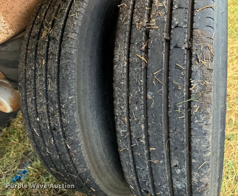 image for item LF9852 2013 Construction Trailers Specialist  BDT-40 bottom dump trailer