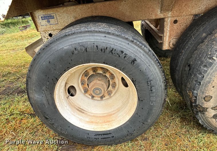 image for item LF9852 2013 Construction Trailers Specialist  BDT-40 bottom dump trailer