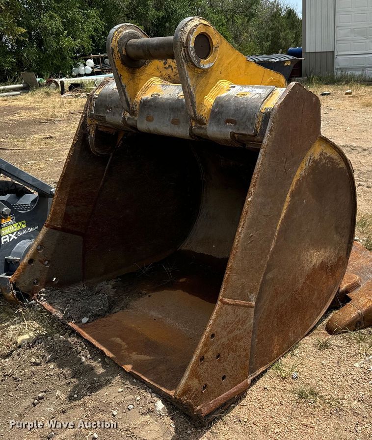 image for item LF9856 2016 John Deere excavator bucket