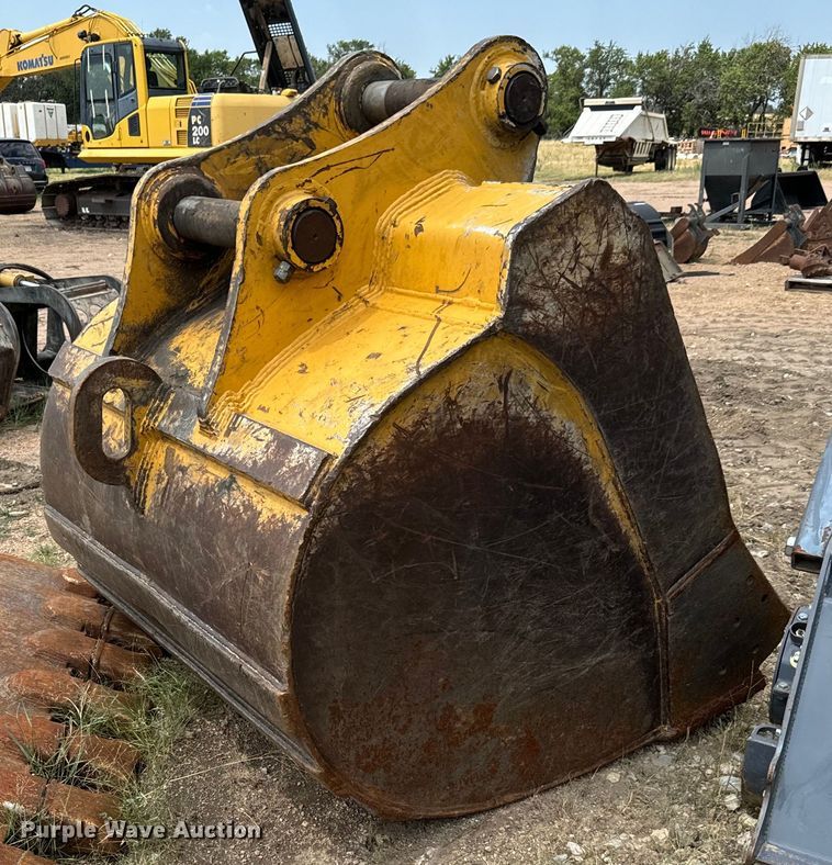 image for item LF9856 2016 John Deere excavator bucket