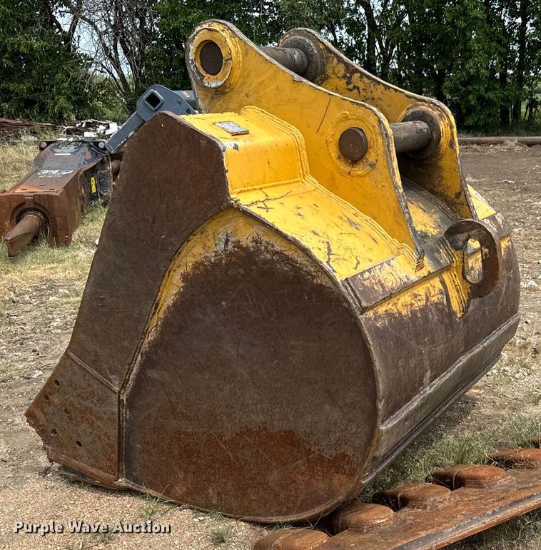 image for item LF9856 2016 John Deere excavator bucket