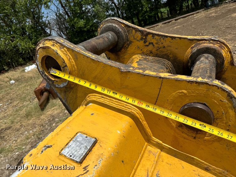 image for item LF9856 2016 John Deere excavator bucket