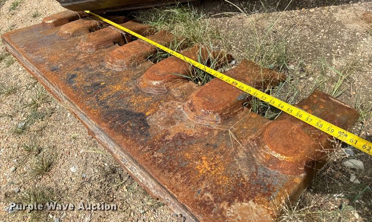 image for item LF9856 2016 John Deere excavator bucket