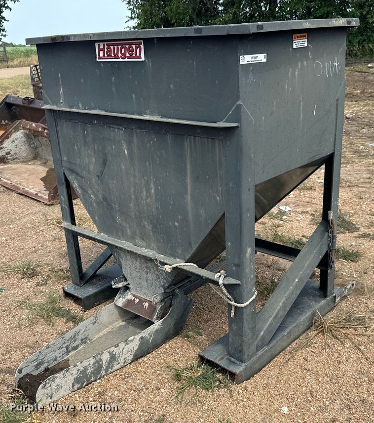 image for item LF9857 Haugen HCH-M75 concrete hopper