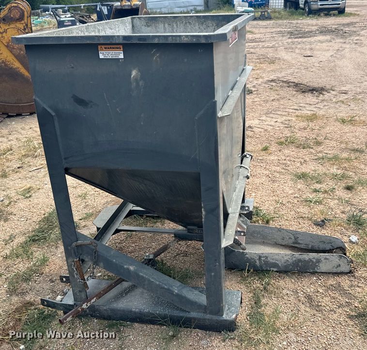 image for item LF9857 Haugen HCH-M75 concrete hopper