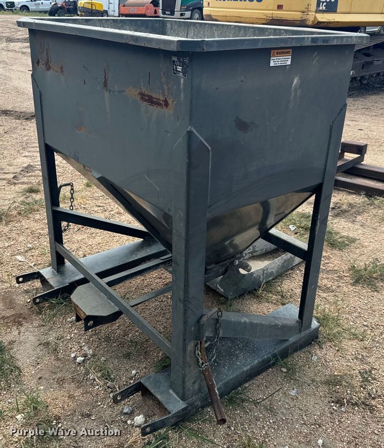 image for item LF9857 Haugen HCH-M75 concrete hopper