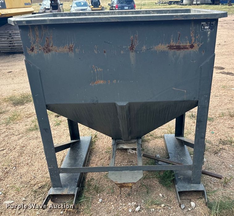 image for item LF9857 Haugen HCH-M75 concrete hopper
