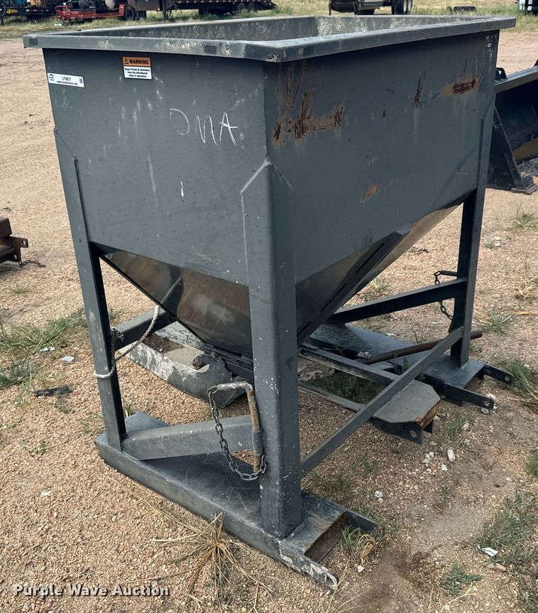 image for item LF9857 Haugen HCH-M75 concrete hopper