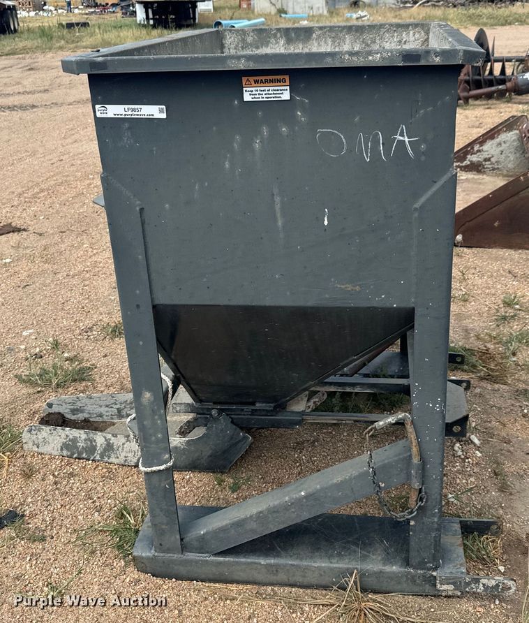 image for item LF9857 Haugen HCH-M75 concrete hopper