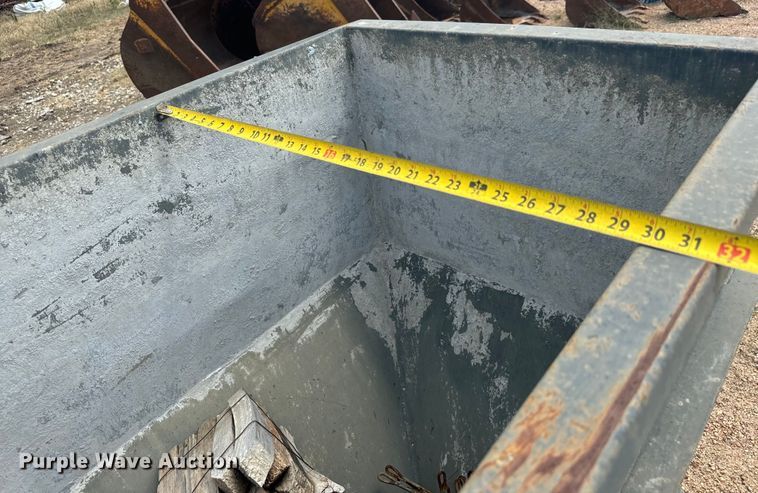 image for item LF9857 Haugen HCH-M75 concrete hopper