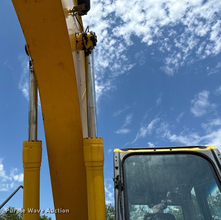 image for item LF9858 2010 Komatsu PC200 LC-8 excavator