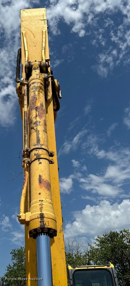 image for item LF9858 2010 Komatsu PC200 LC-8 excavator