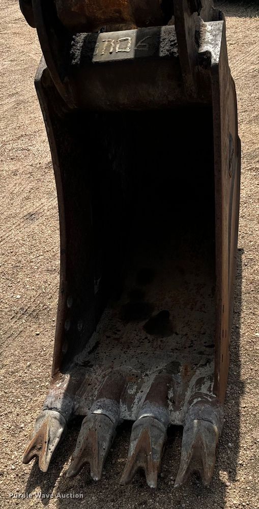 image for item LF9858 2010 Komatsu PC200 LC-8 excavator