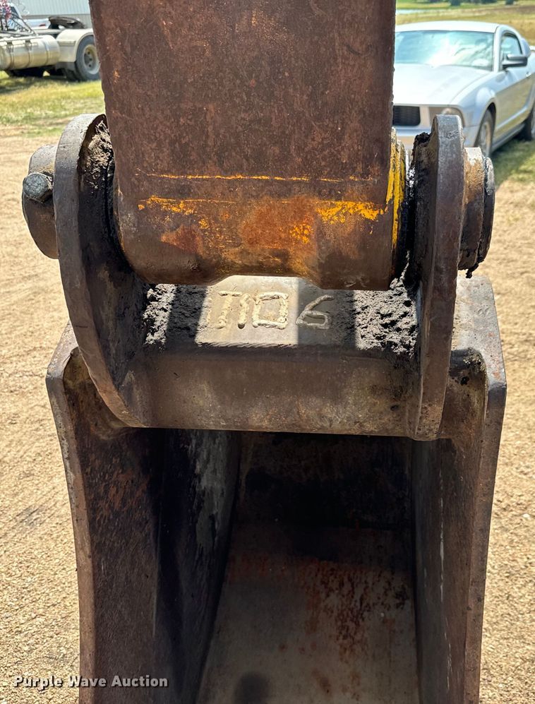 image for item LF9858 2010 Komatsu PC200 LC-8 excavator