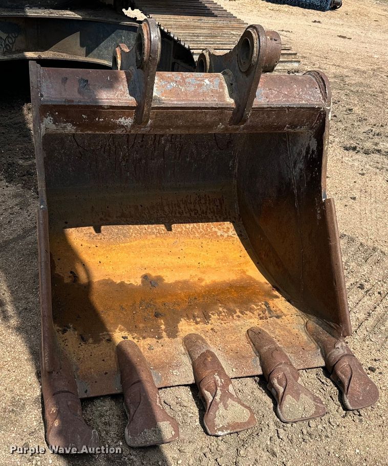 image for item LF9858 2010 Komatsu PC200 LC-8 excavator