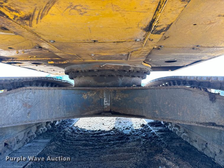 image for item LF9858 2010 Komatsu PC200 LC-8 excavator