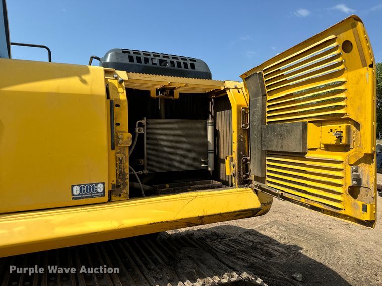 image for item LF9858 2010 Komatsu PC200 LC-8 excavator