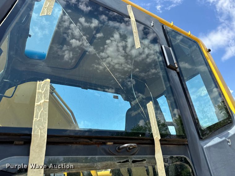 image for item LF9858 2010 Komatsu PC200 LC-8 excavator