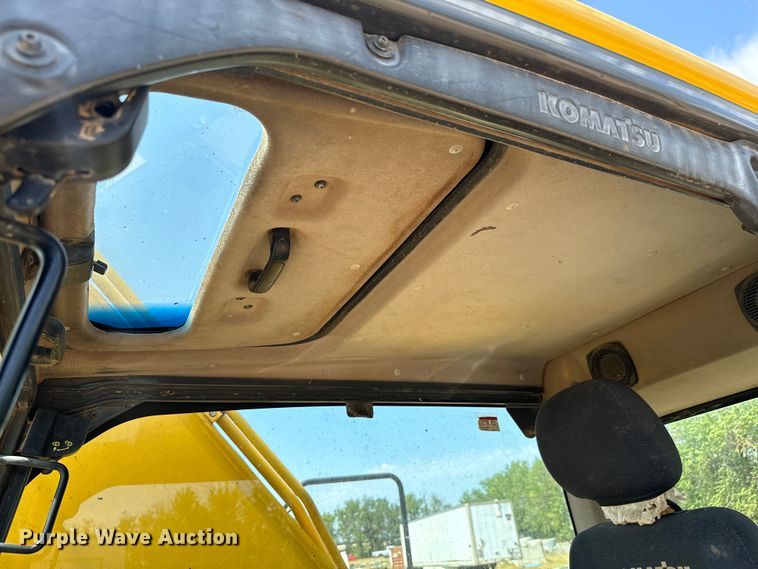 image for item LF9858 2010 Komatsu PC200 LC-8 excavator