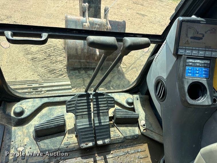 image for item LF9858 2010 Komatsu PC200 LC-8 excavator