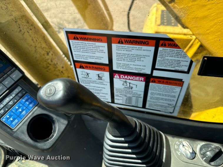 image for item LF9858 2010 Komatsu PC200 LC-8 excavator