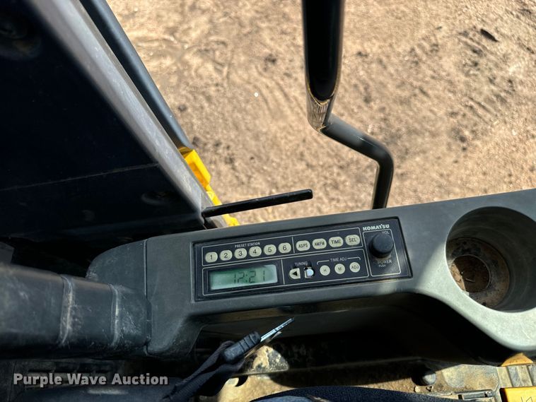 image for item LF9858 2010 Komatsu PC200 LC-8 excavator