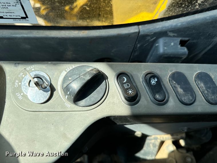 image for item LF9858 2010 Komatsu PC200 LC-8 excavator