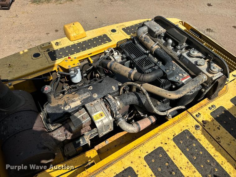 image for item LF9858 2010 Komatsu PC200 LC-8 excavator