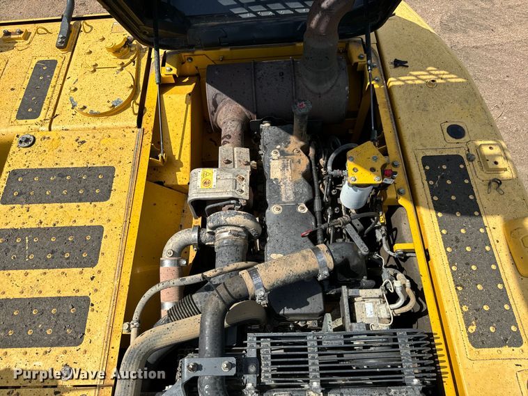 image for item LF9858 2010 Komatsu PC200 LC-8 excavator