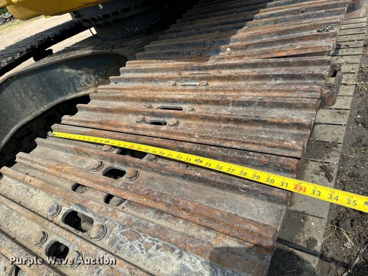 image for item LF9858 2010 Komatsu PC200 LC-8 excavator