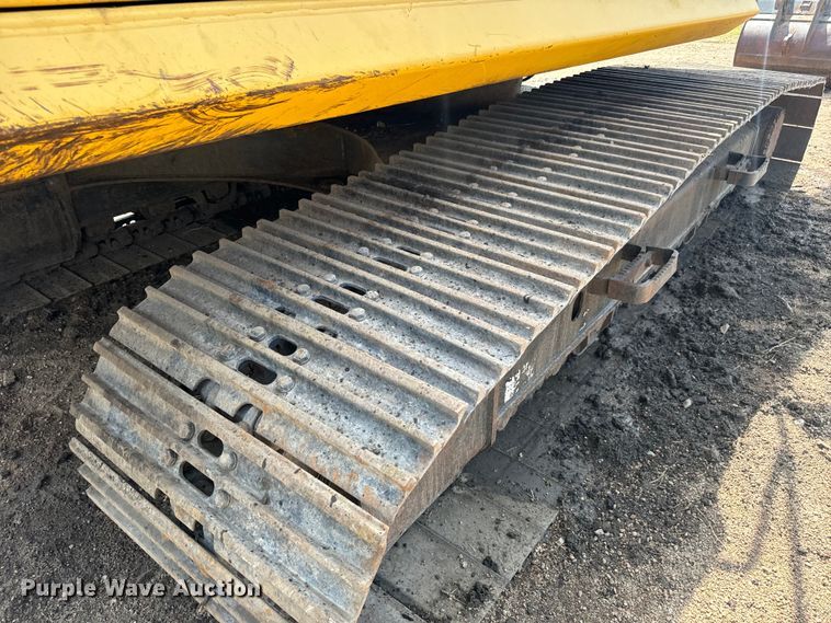 image for item LF9858 2010 Komatsu PC200 LC-8 excavator