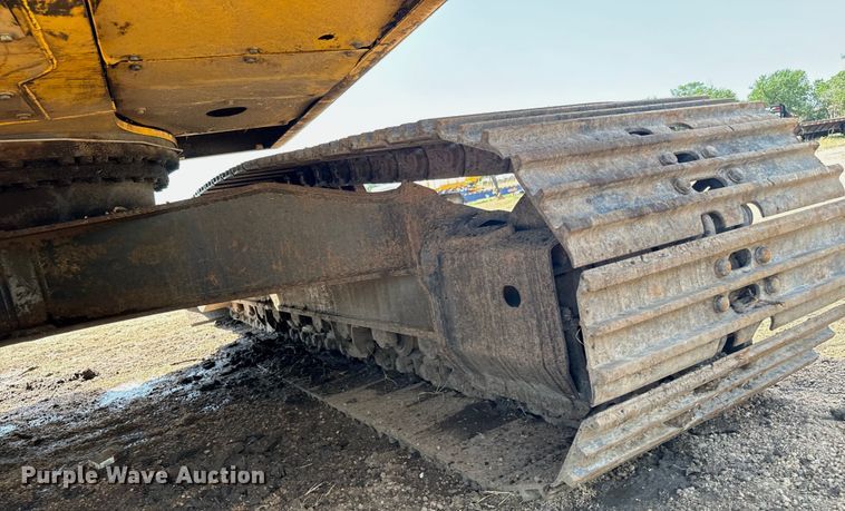 image for item LF9858 2010 Komatsu PC200 LC-8 excavator