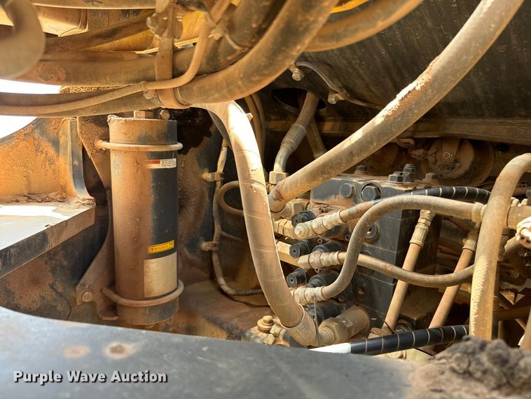 image for item LF9862 2014 Komatsu  WA270-7 wheel loader