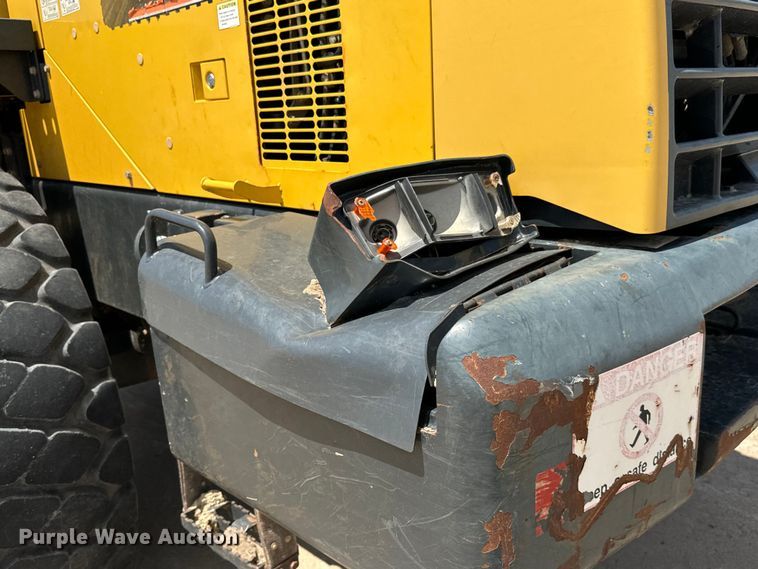 image for item LF9862 2014 Komatsu  WA270-7 wheel loader