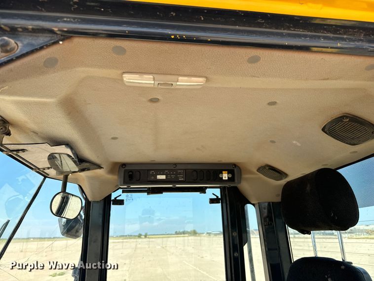 image for item LF9862 2014 Komatsu  WA270-7 wheel loader