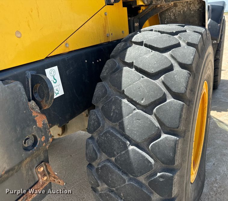 image for item LF9862 2014 Komatsu  WA270-7 wheel loader