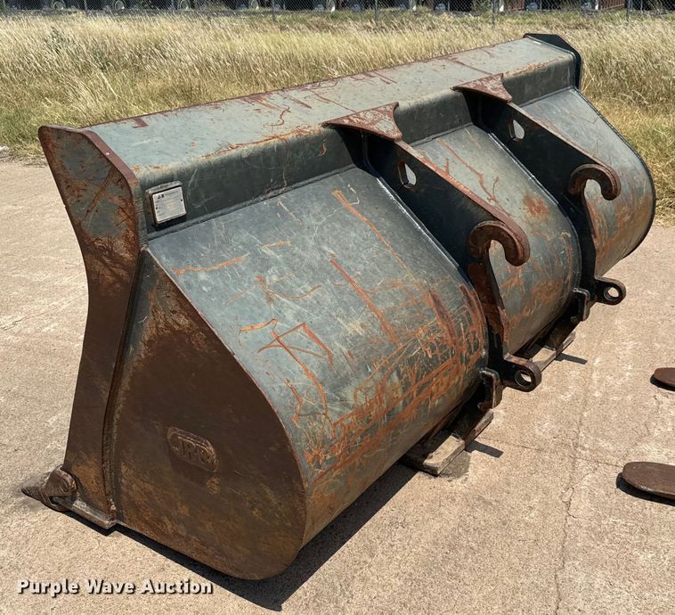 image for item LF9862 2014 Komatsu  WA270-7 wheel loader