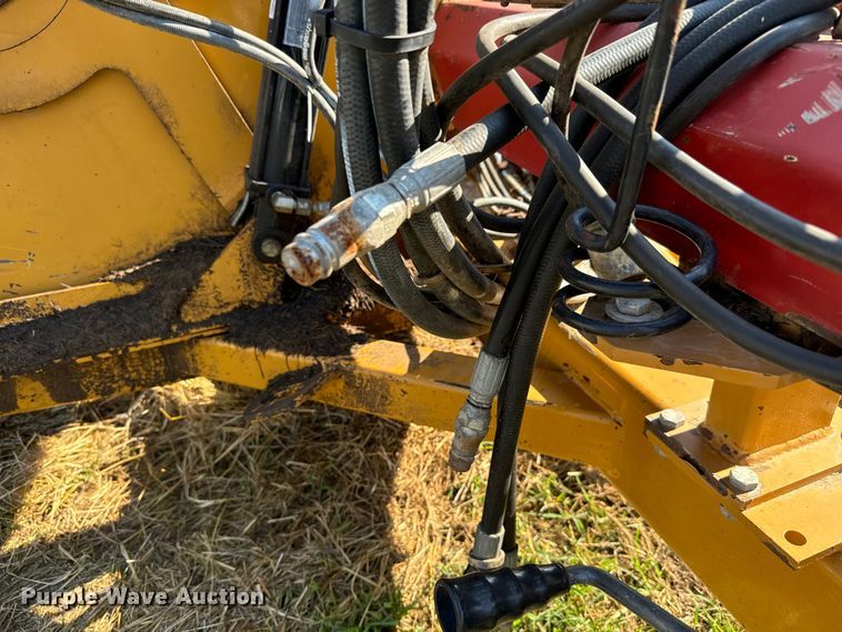 image for item LF9941 Duratech Haybuster 2564 bale processor