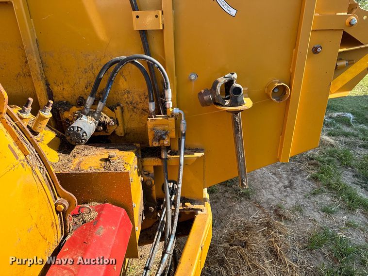 image for item LF9941 Duratech Haybuster 2564 bale processor