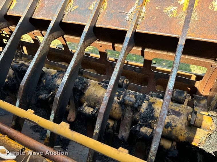 image for item LF9941 Duratech Haybuster 2564 bale processor