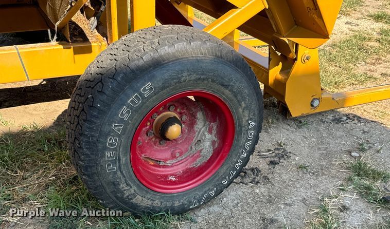 image for item LF9941 Duratech Haybuster 2564 bale processor