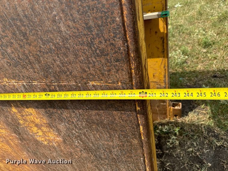 image for item LF9960 Trench box